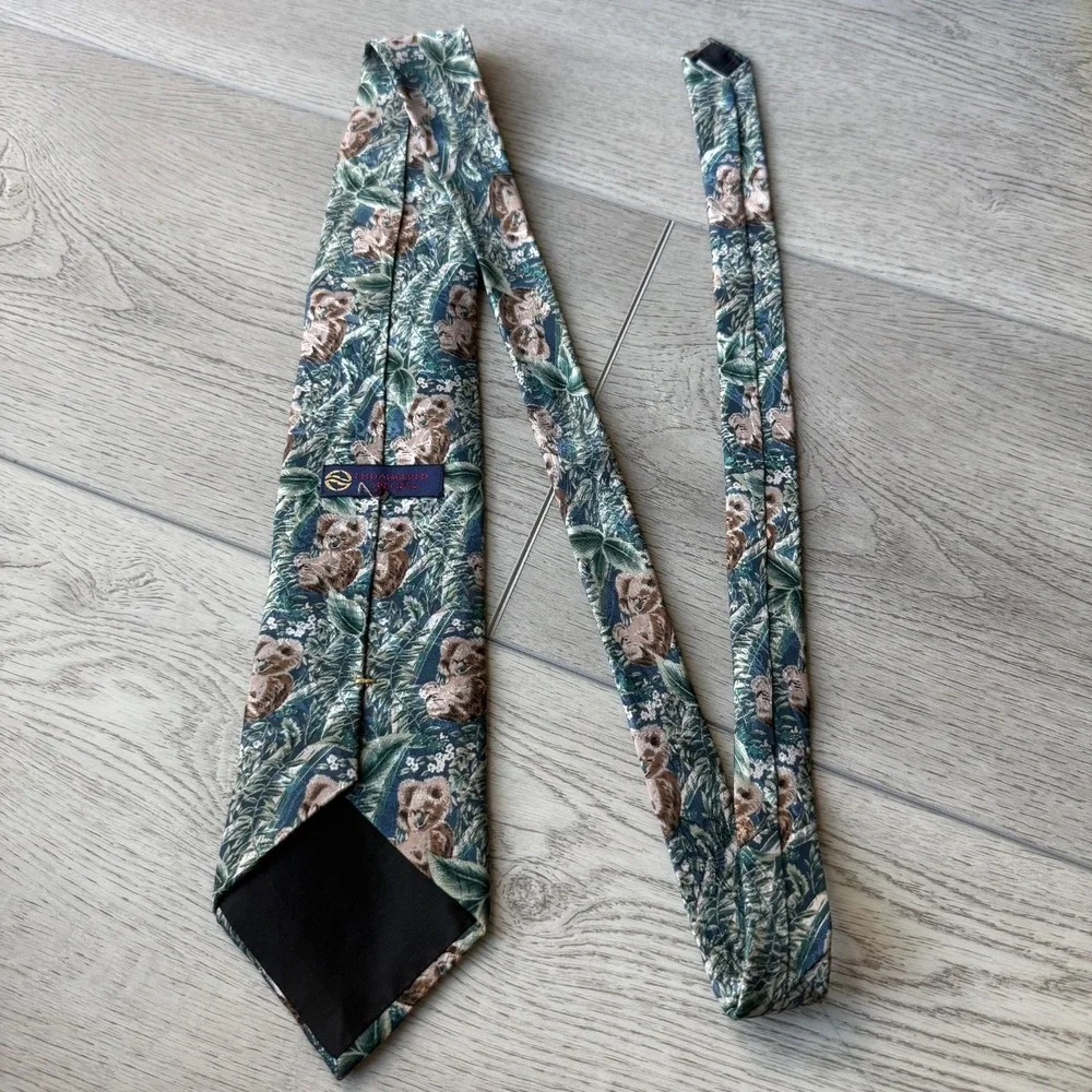 Vintage Endangered Species Tie Koalas 90s Silk USA |‎ Green | 3.75